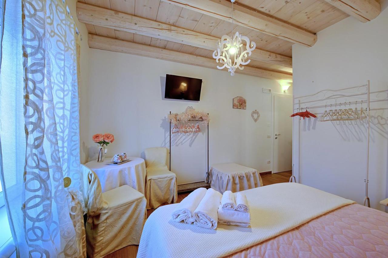 Villa Rossella Castelnuovo del Garda Buitenkant foto