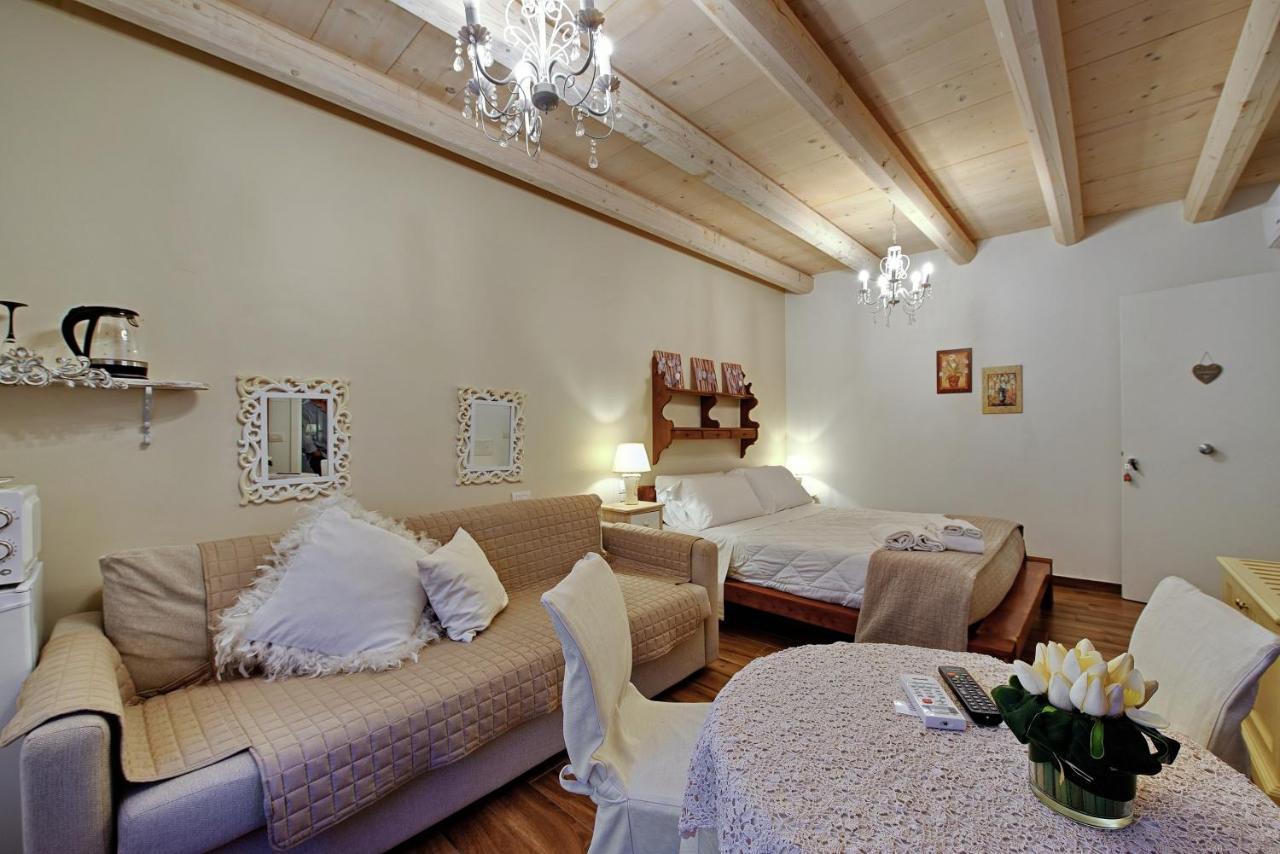 Villa Rossella Castelnuovo del Garda Buitenkant foto